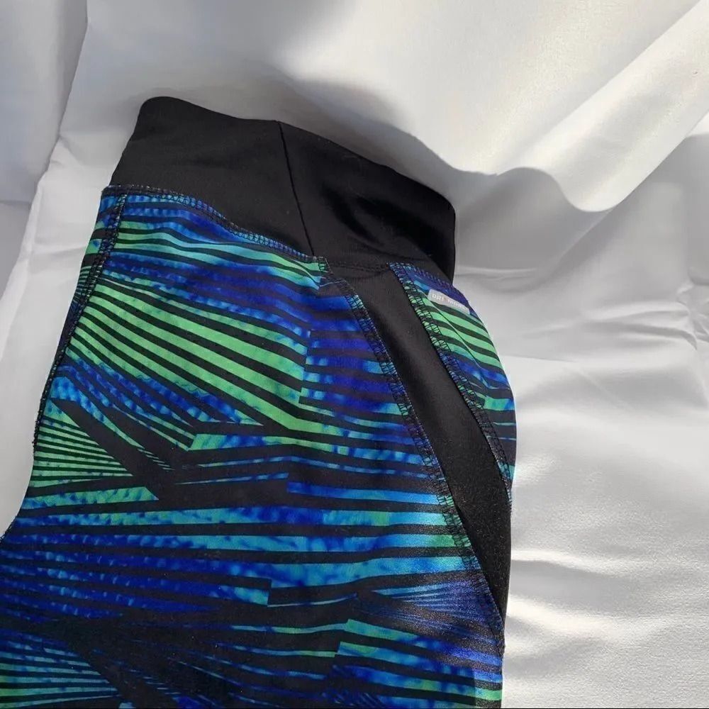 Activewear Danskin Capri Exercise Pants - Picture 3 of 5